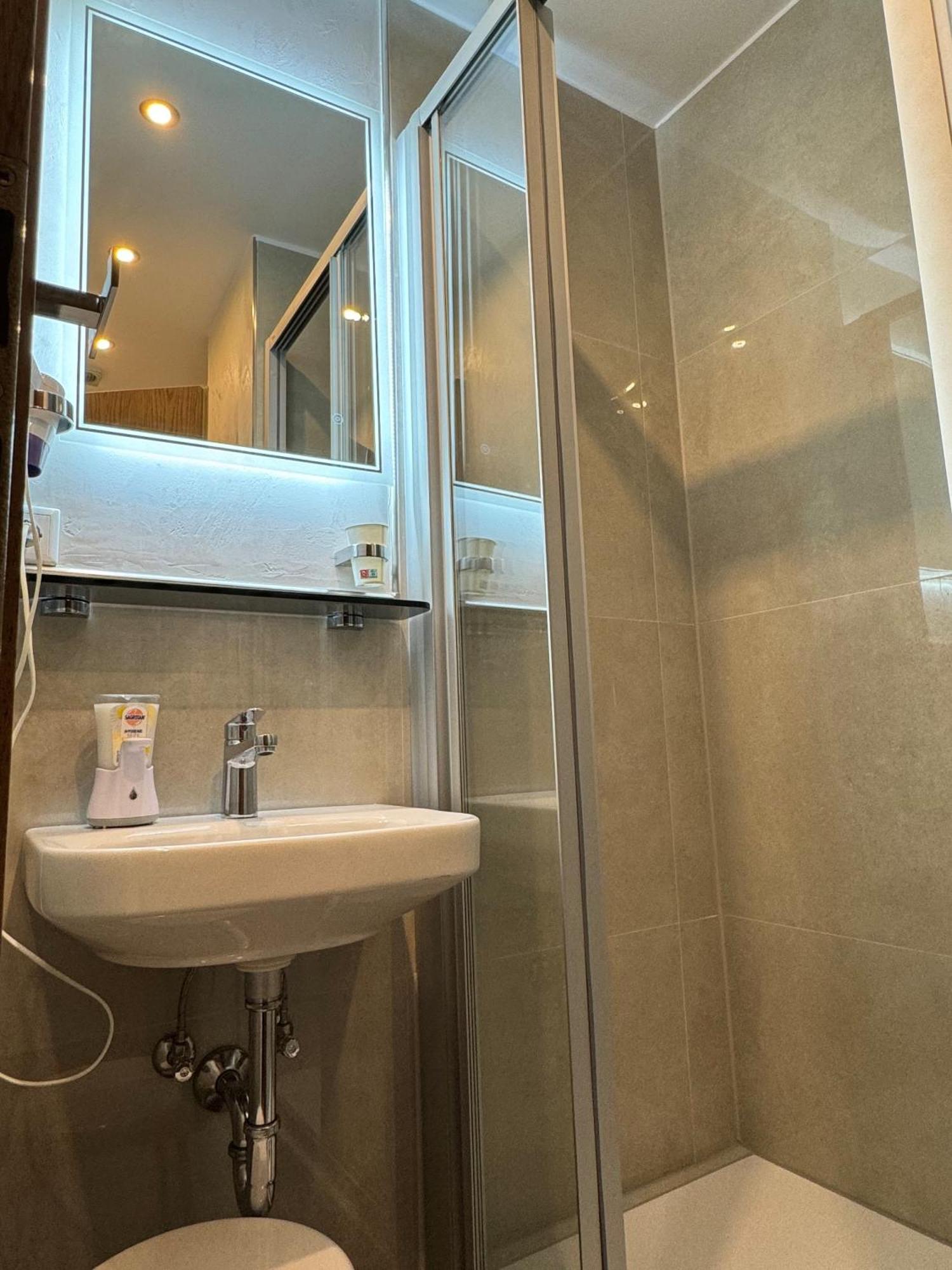 Hotel Zur Muehle Iserlohn Bagian luar foto