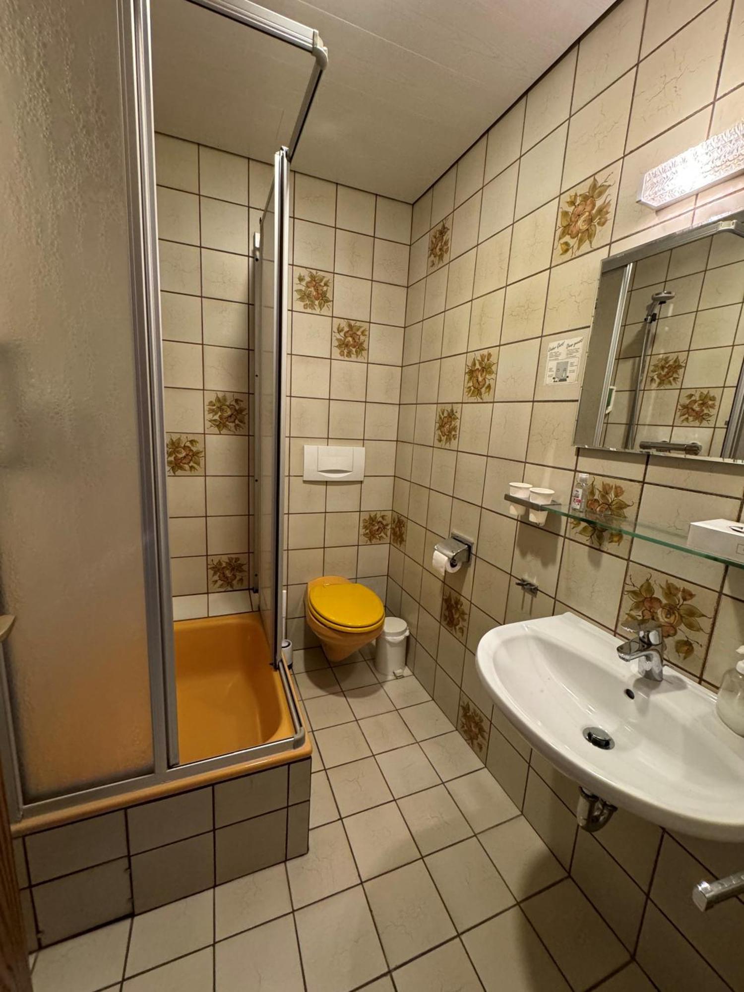 Hotel Zur Muehle Iserlohn Ruang foto
